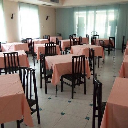 Hotel Silvia Viserbella di Rimini Εξωτερικό φωτογραφία